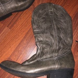 Gray cowgirl boots